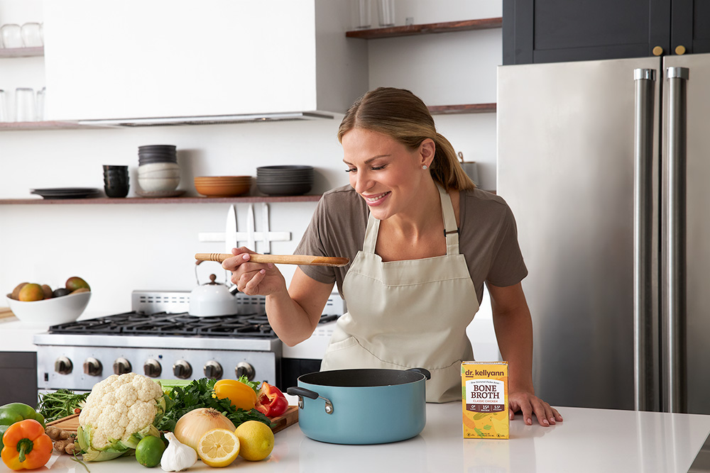 470+ Ayudante De Cocina Fotografías de stock, fotos e imágenes